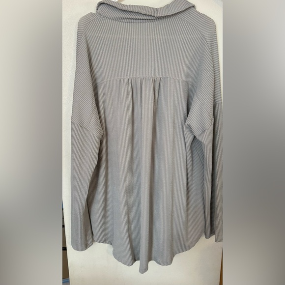 Blumin Shacket - Picture 2 of 2